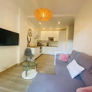 https://50m-plage-200m-hippodrome-2-pices-jardin-garage.fr-provencehotel.com